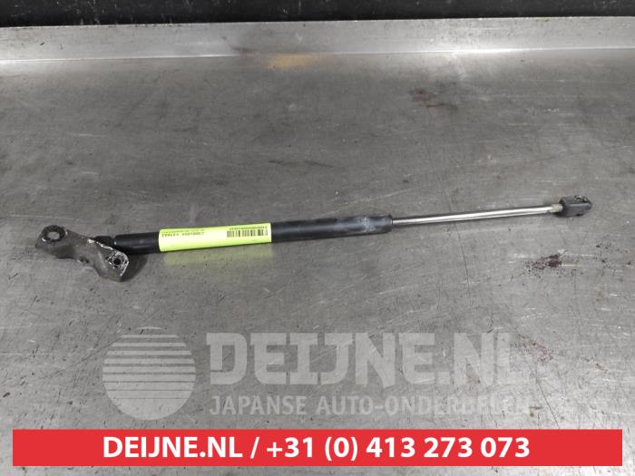 Toyota Corolla Gasdemper rechts-achter O618810