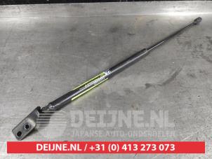 Gebruikte Achterklepdemper links-achter Hyundai i30 (FD) 1.6 CVVT 16V Prijs € 15,00 Margeregeling aangeboden door V.Deijne Jap.Auto-onderdelen BV