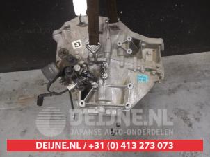 Ssang Yong Korando Versnellingsbak O619024 foto 3