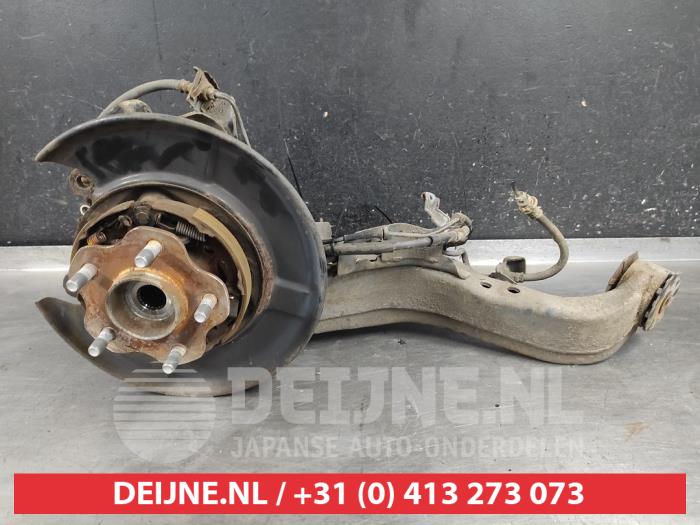 Nissan Qashqai Fusee rechts-achter O619067