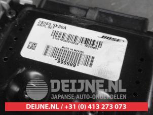 Nissan Navara Radio amplifier O619073 photo 2