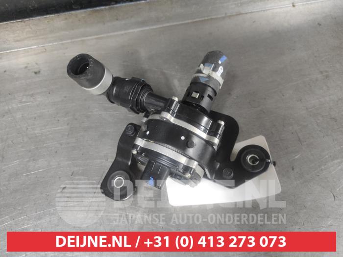 Gebruikte Extra waterpomp Hyundai Tucson (NX) 1.6 T-GDI PHEV HTRAC Prijs op aanvraag aangeboden door V.Deijne Jap.Auto-onderdelen BV