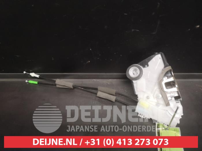 Toyota Yaris Cross Front door lock mechanism 4-door, right O619153