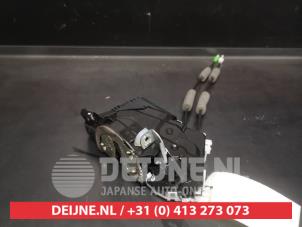 Toyota Yaris Cross Türschlossmechanik 4-türig rechts vorne O619153 foto 2