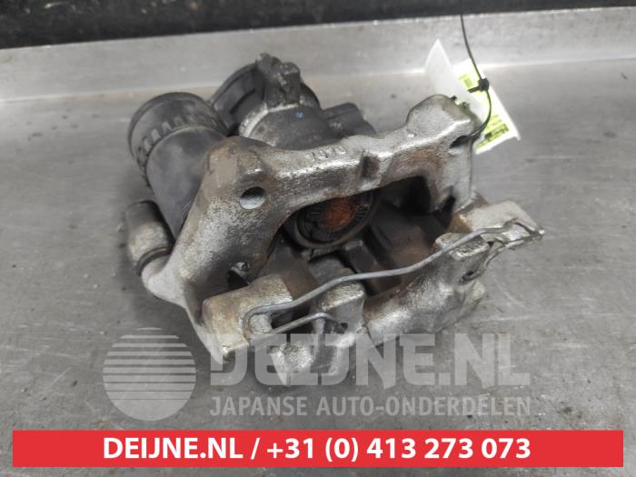 Mazda 3 Remklauw (Tang) rechts-achter O619307