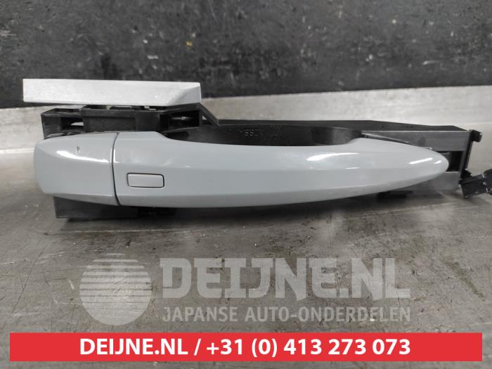 Nissan Qashqai Türgriff 4-türig rechts vorne O619352