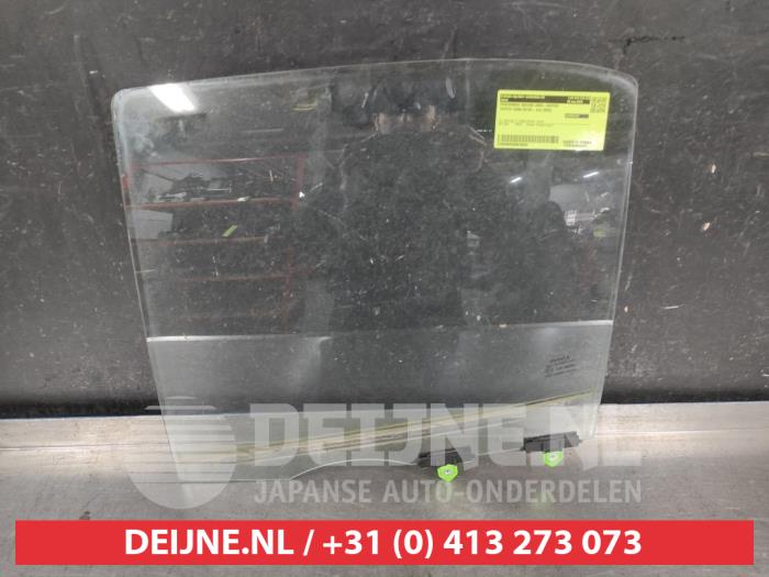 Toyota Yaris Cross Portierruit 4Deurs links-achter O619534