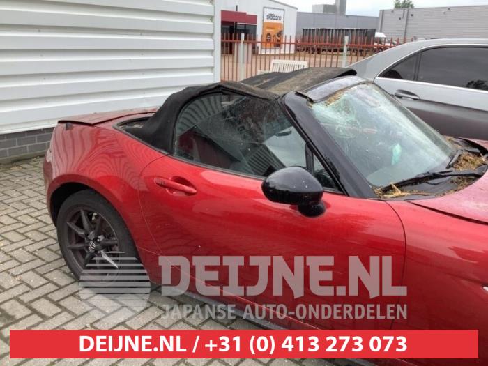 Mazda MX-5 Driehoeks Ruit rechts-voor O619557