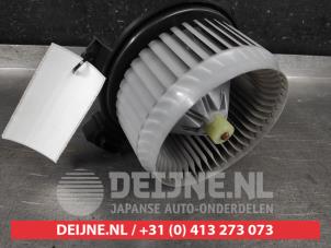 Suzuki Swift Heating and ventilation fan motor O619684 photo 2
