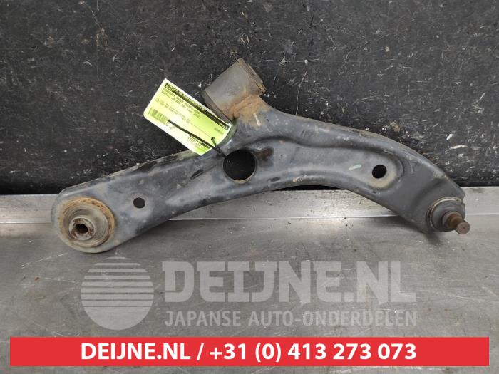 Suzuki Splash Draagarm onder rechts-voor O619740