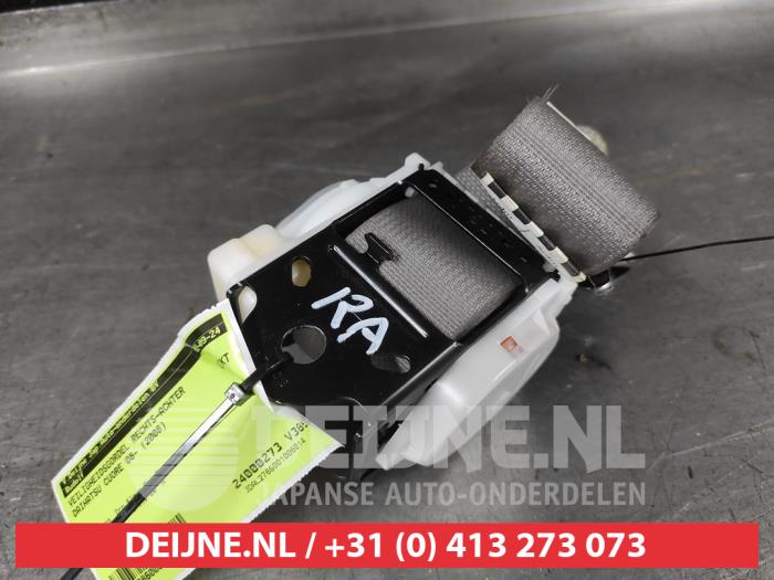 Daihatsu Cuore Veiligheidsgordel rechts-achter O619742