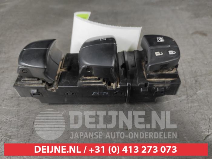 Nissan Navara Multi-functional window switch O619838