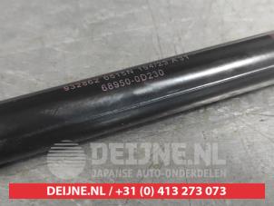 Toyota Yaris Cross Gasdemper rechts-achter O619867 foto 2