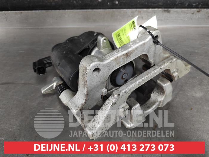 Toyota Yaris Cross Remklauw (Tang) links-achter O619920