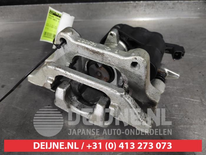 Toyota Yaris Cross Remklauw (Tang) rechts-achter O619921