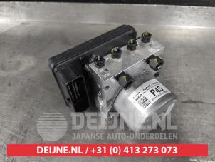 Gebruikte ABS Pomp Kia Stonic (YB) 1.0i T-GDi 12V Prijs € 100,00 Margeregeling aangeboden door V.Deijne Jap.Auto-onderdelen BV
