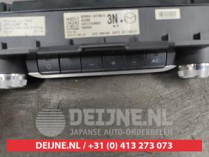Mazda 3 Heater control panel O620096 photo 2