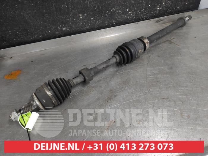 Mazda 3 Aandrijfas rechts-voor O620099