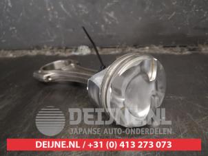 Gebruikte Drijfstang Mazda CX-30 (DM) 2.0 e-SkyActiv-X 181 M Hybrid 16V Prijs op aanvraag aangeboden door V.Deijne Jap.Auto-onderdelen BV