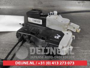 Hyundai IX20 Front door lock mechanism 4-door, right O620440 photo 2