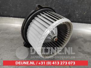 Toyota Yaris Heizung Belüftungsmotor O620527 foto 2