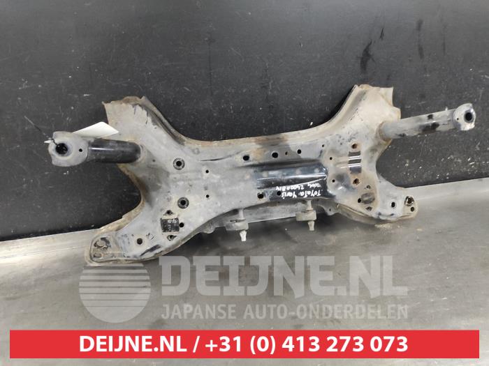 Gebruikte Subframe Toyota Yaris (P1) 1.0 16V VVT-i Prijs € 75,00 Margeregeling aangeboden door V.Deijne Jap.Auto-onderdelen BV