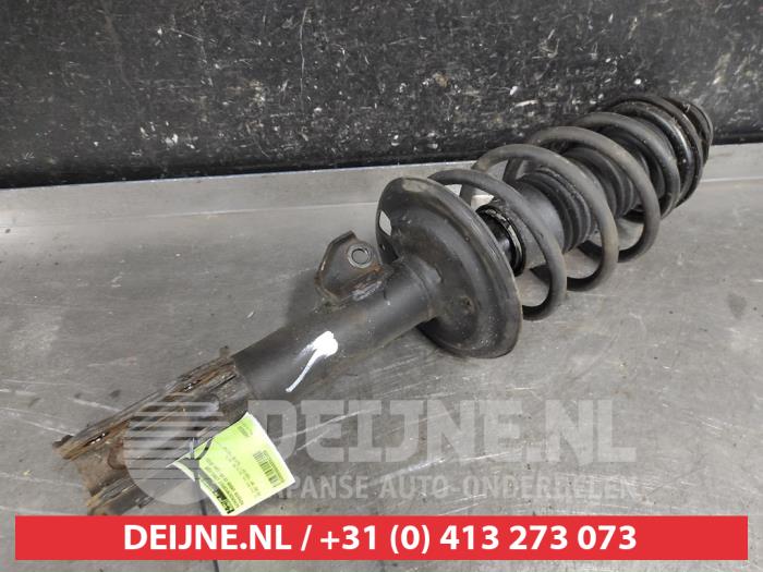 Toyota Urban Cruiser Schokdemperpoot links-voor O621056