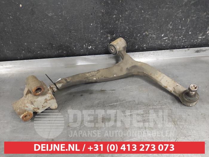 Infiniti FX Draagarm onder rechts-voor O621142