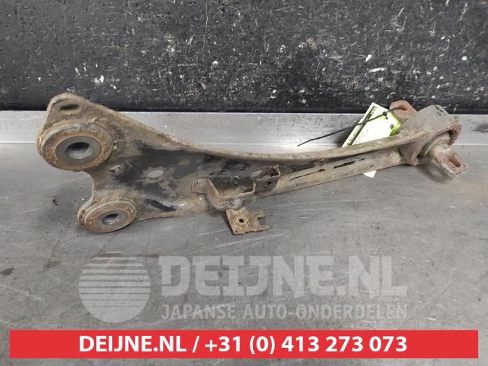 Toyota Auris Draagarm links-achter O621215