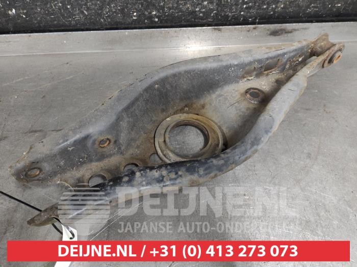 Toyota Auris Draagarm links-achter O621217