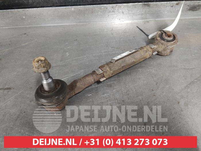 Toyota Auris Draagarm rechts-achter O621220
