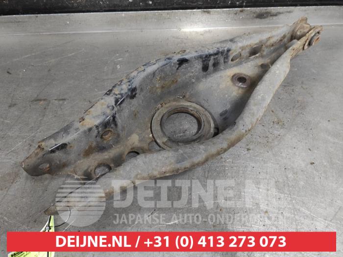 Toyota Auris Draagarm rechts-achter O621221