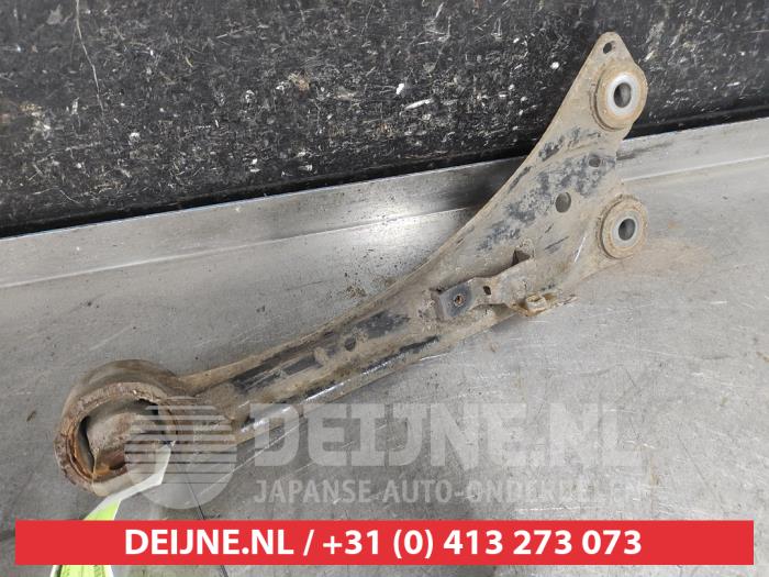 Toyota Auris Draagarm rechts-achter O621222