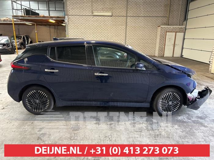 Nissan Leaf Front door 4-door, right O621317