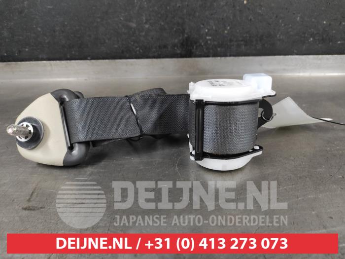 Mitsubishi Outlander Rear seatbelt, right O621337