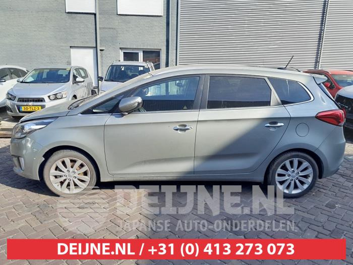 Kia Carens Zusätzliches Fenster 4-türig links hinten O621509