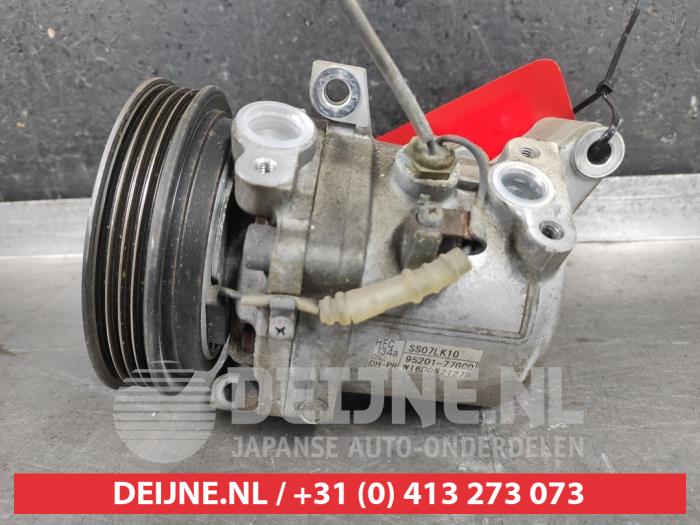 Gebruikte Pomp Airco Suzuki Jimny Hardtop 1.3i 16V VVT 4x4 Metal Top Prijs € 100,00 Margeregeling aangeboden door V.Deijne Jap.Auto-onderdelen BV