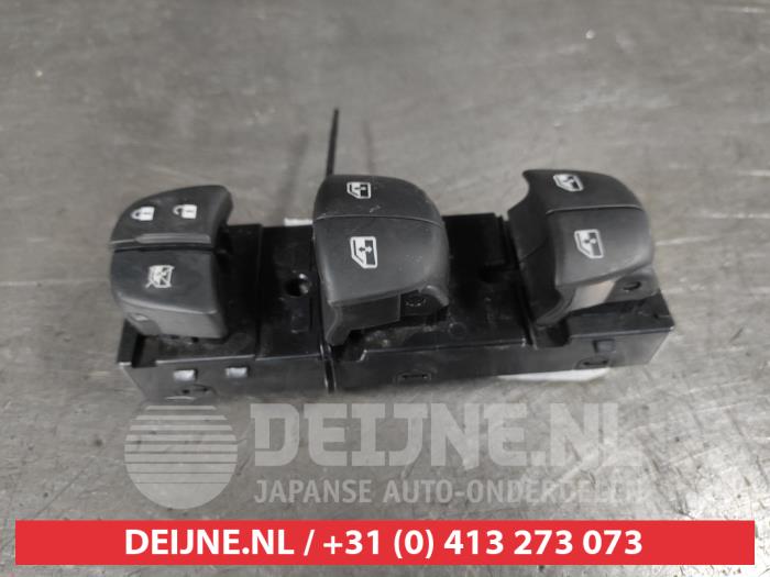 Nissan Qashqai Combischakelaar ramen O621949