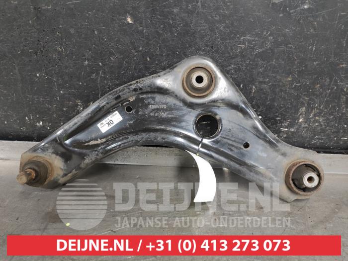 Nissan Qashqai Draagarm onder links-voor O621963