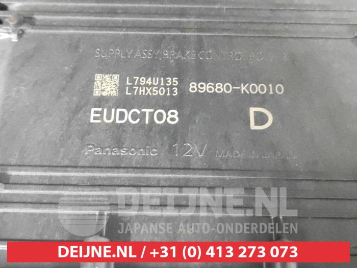 ABS Computer van een Toyota Yaris IV (P21/PA1/PH1) 1.5 12V Hybrid 115 2020