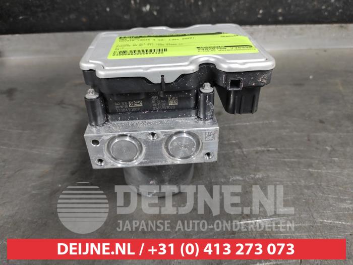 Gebruikte ABS Pomp Toyota Yaris IV (P21/PA1/PH1) 1.5 12V Hybrid 115 Prijs € 125,00 Margeregeling aangeboden door V.Deijne Jap.Auto-onderdelen BV
