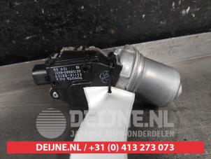 Toyota Yaris Front wiper motor O622204 photo 2