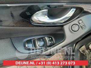 Nissan Qashqai Combischakelaar ramen O622246 foto 3