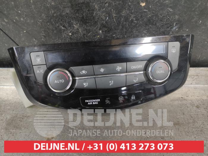 Nissan Qashqai Heater control panel O622494