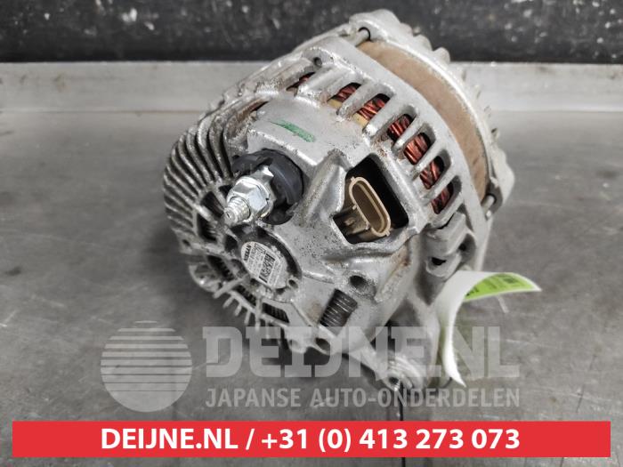 Dynamo van een Nissan Juke (F15) 1.2 DIG-T 16V 2016
