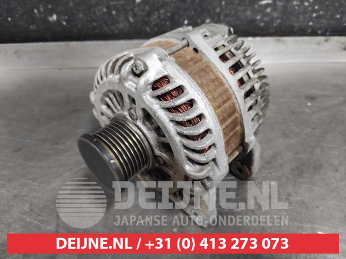 Dynamo van een Nissan Juke (F15) 1.2 DIG-T 16V 2016