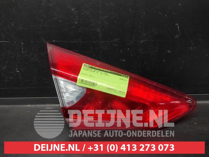 Nissan Pulsar Tailgate reflector, left O622853