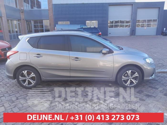 Nissan Pulsar Door window 4-door, front right O622862