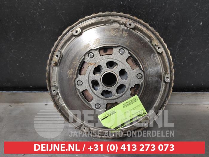 Gebruikte Vliegwiel Nissan Qashqai (J11) 1.2 DIG-T 16V Prijs € 75,00 Margeregeling aangeboden door V.Deijne Jap.Auto-onderdelen BV