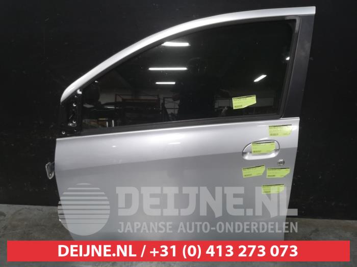Daihatsu Cuore Portier 4Deurs links-voor O623274